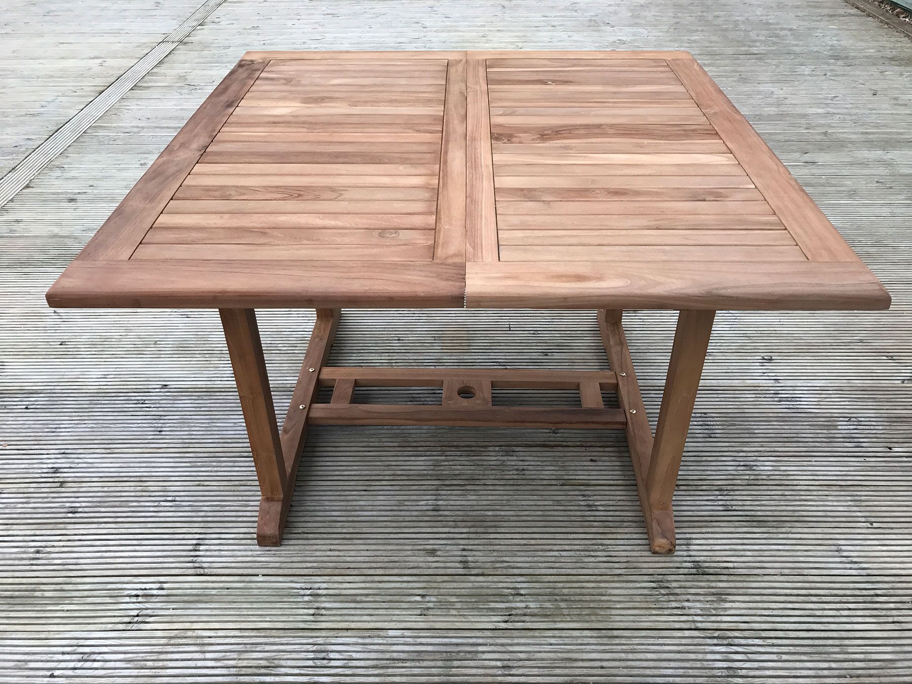 Lewes | 1.2-1.8m Square Extending Teak Garden Dining Table | 4 to 8 Seater
