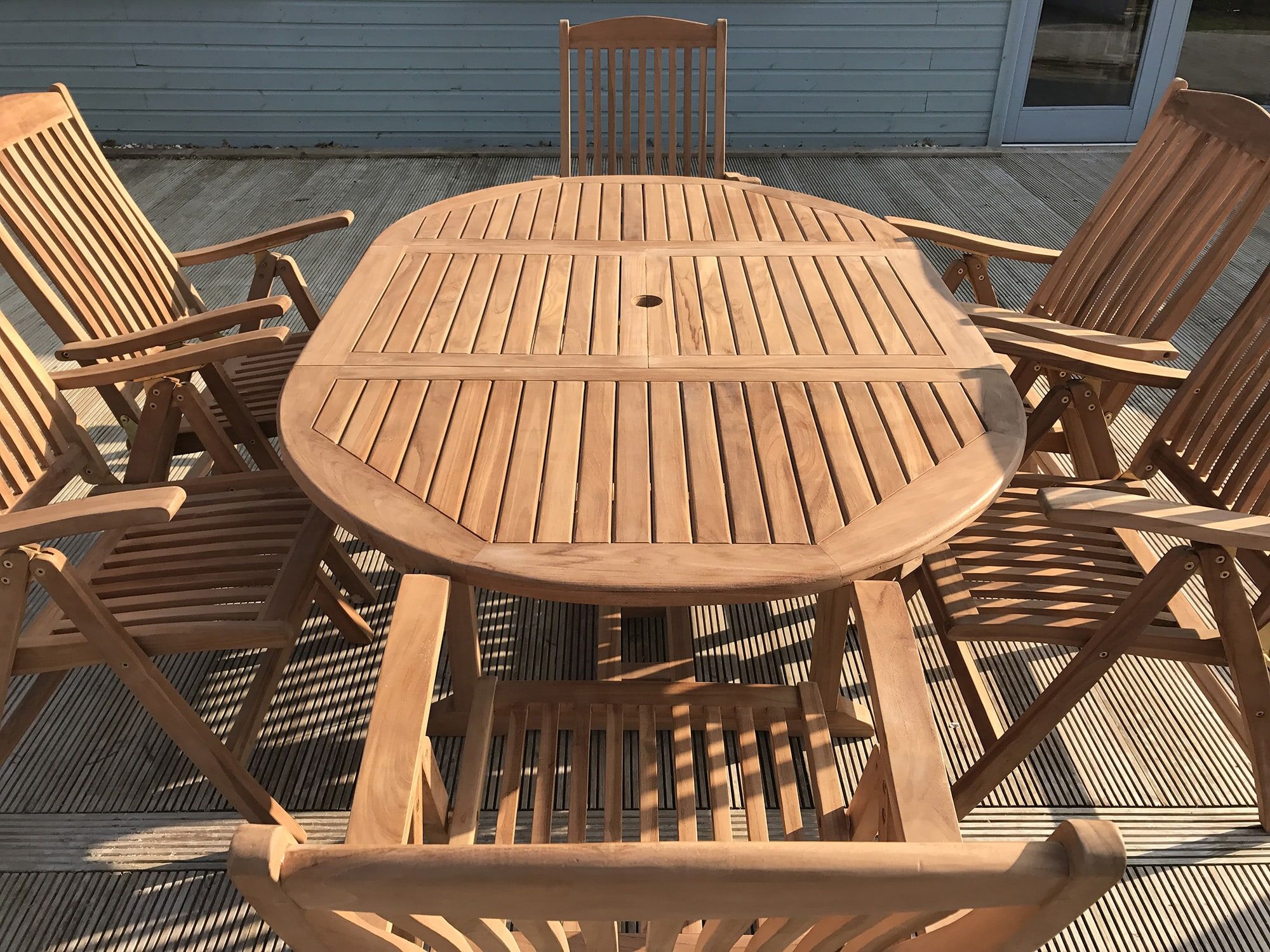 6 Seater Ambleside Teak Garden Dining Set - Ambleside 1.2m-1.8m Round Extending Table with 6 Teak Recliner Armchairs