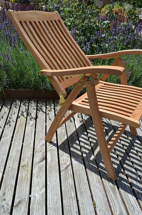6 Seater Ambleside Teak Garden Dining Set - Ambleside 1.2m-1.8m Round Extending Table with 6 Teak Recliner Armchairs