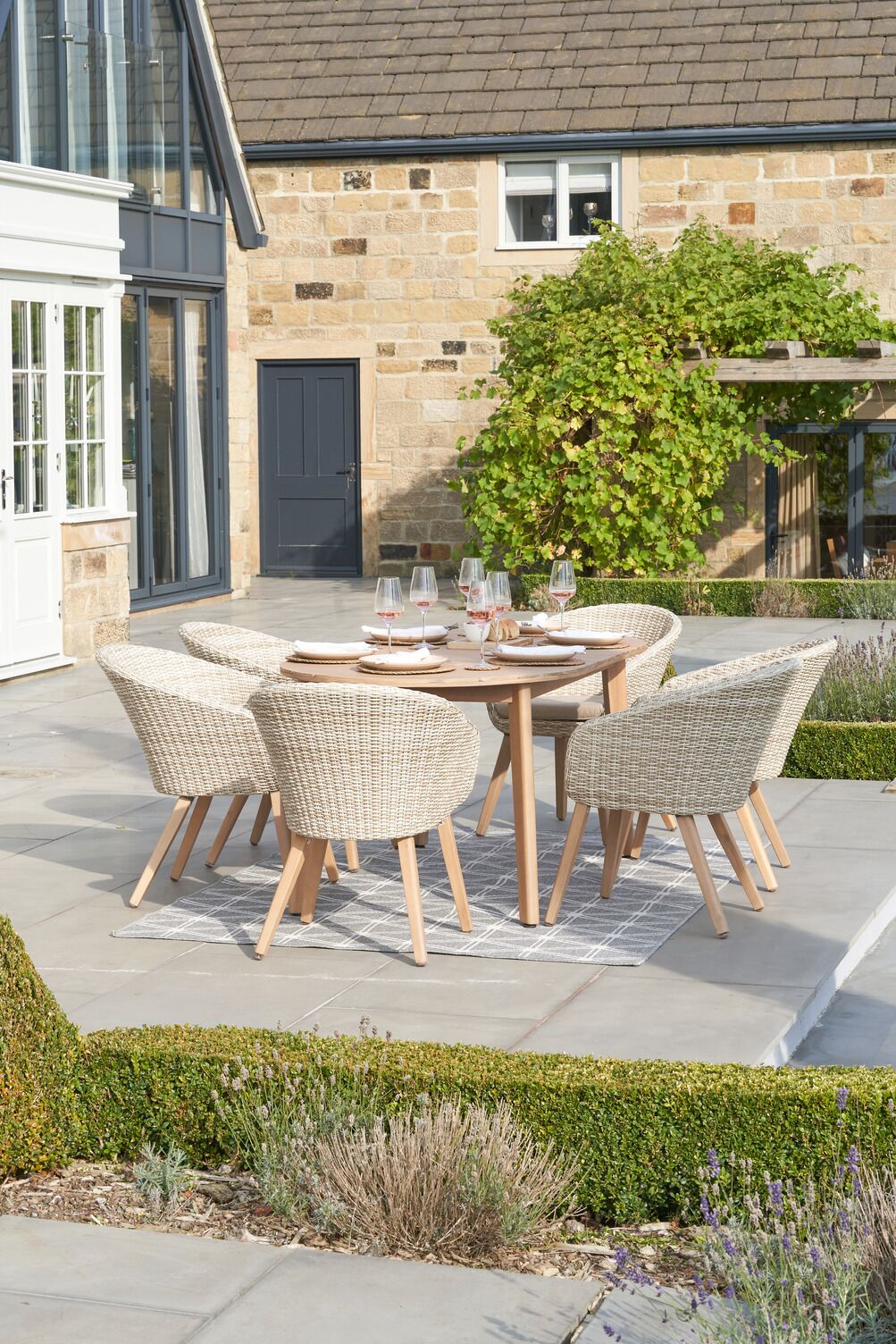 Cabon Outdoor 6 Seater Dining Set